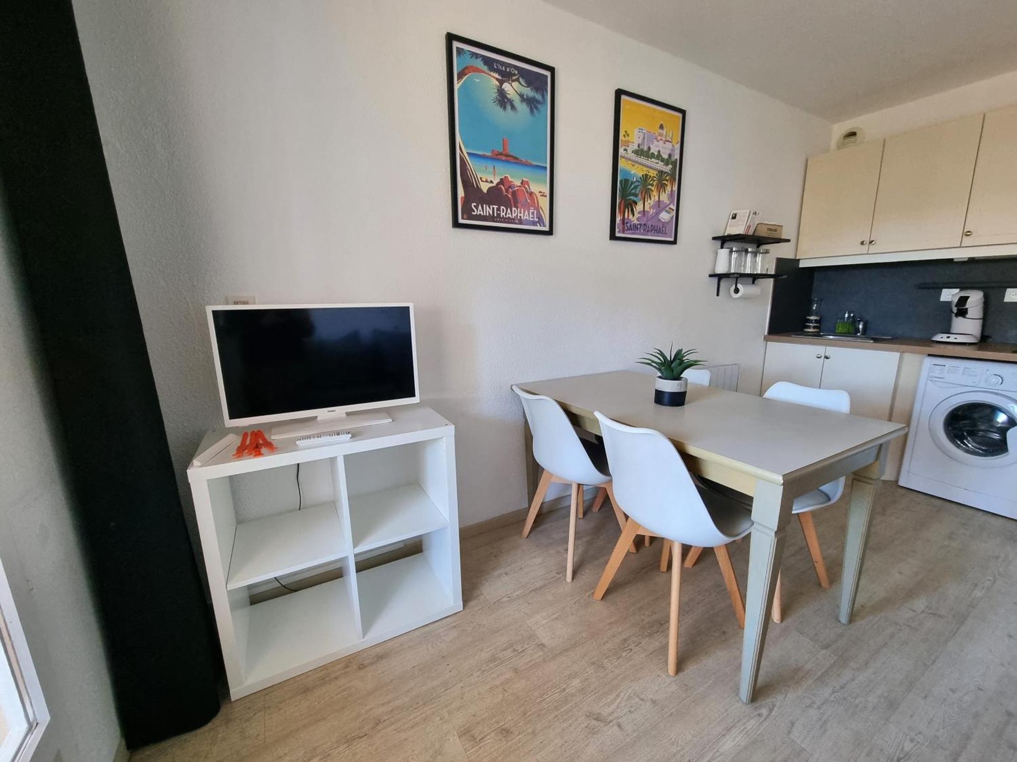 Studio 4P Vue Piscine St Raphael Valescure - Au Coeur Des Golfs Saint-Raphaël Εξωτερικό φωτογραφία