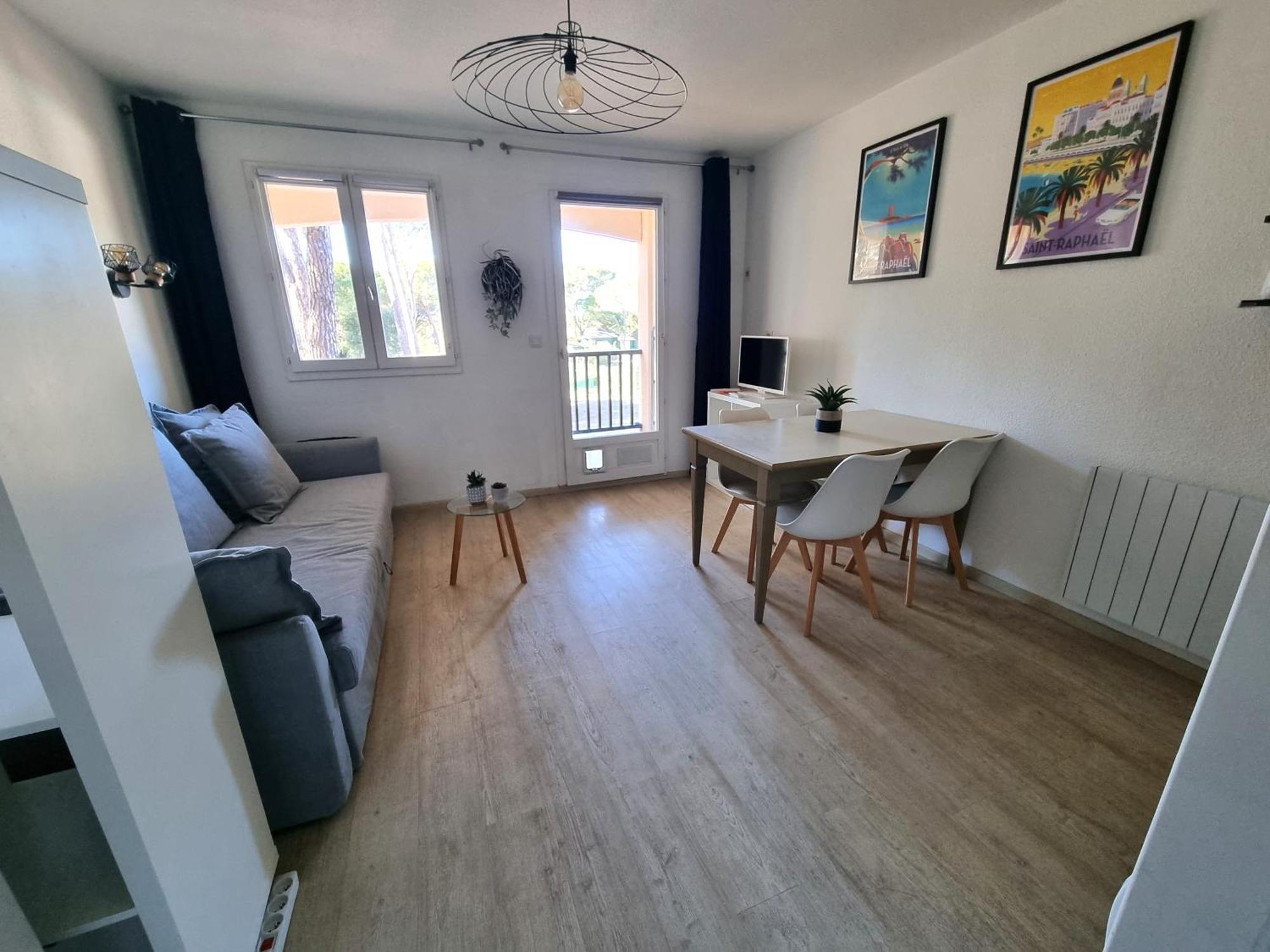 Studio 4P Vue Piscine St Raphael Valescure - Au Coeur Des Golfs Saint-Raphaël Εξωτερικό φωτογραφία