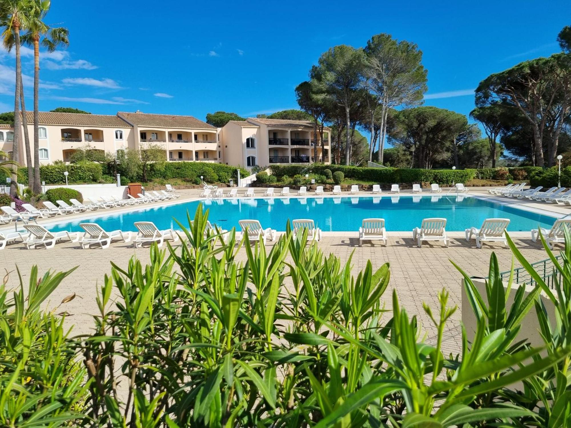 Studio 4P Vue Piscine St Raphael Valescure - Au Coeur Des Golfs Saint-Raphaël Εξωτερικό φωτογραφία